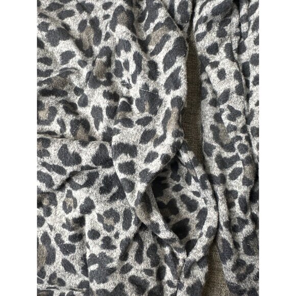 Ellen Tracy Womens XXL Black Gray Leopard Print Soft Lightweight Sweater Top - Picture 4 of 8